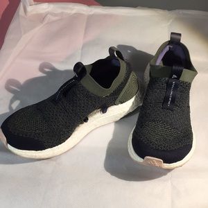 Pure boost Stella McCartney (olive)